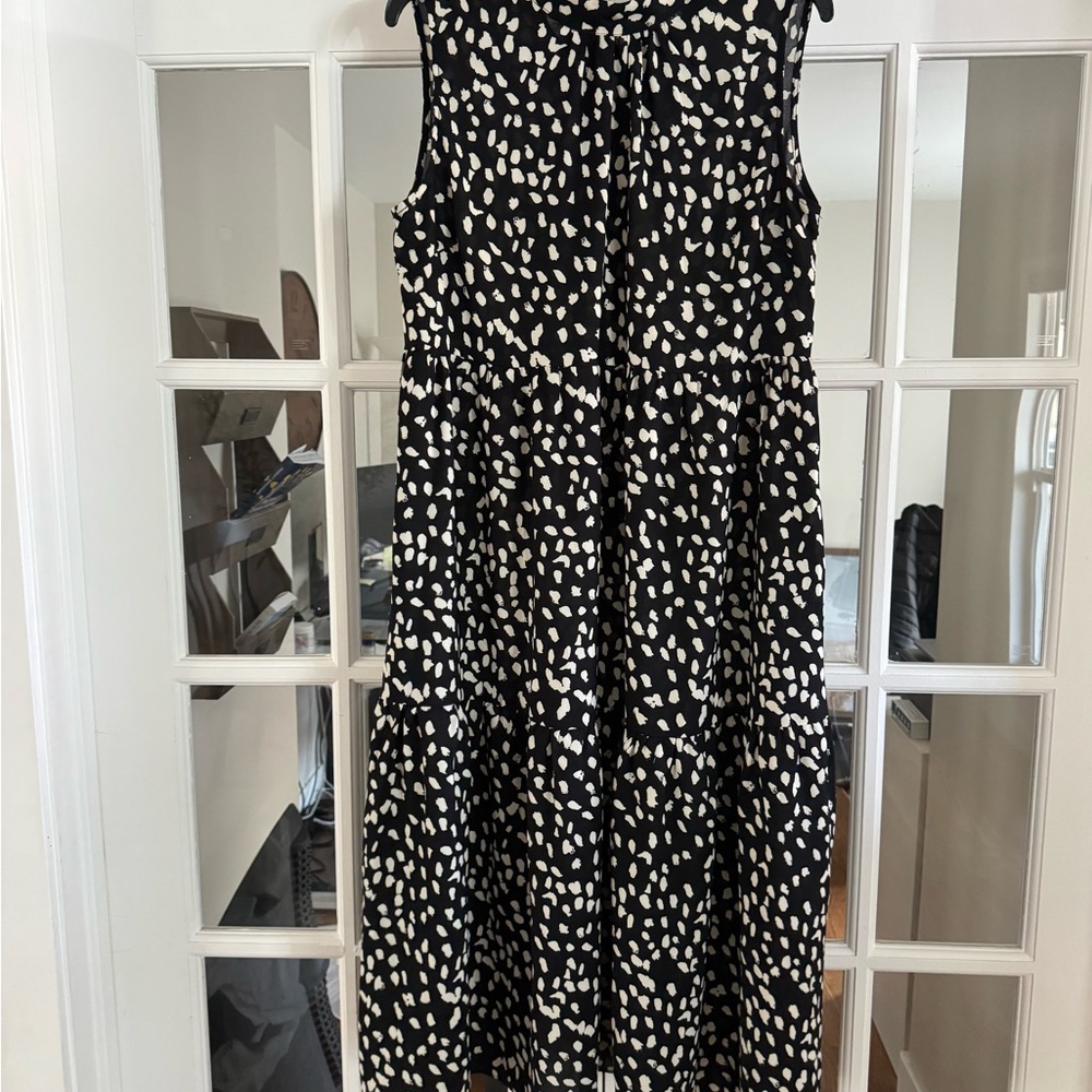 Elegant Black and White Patterned Midi Dress